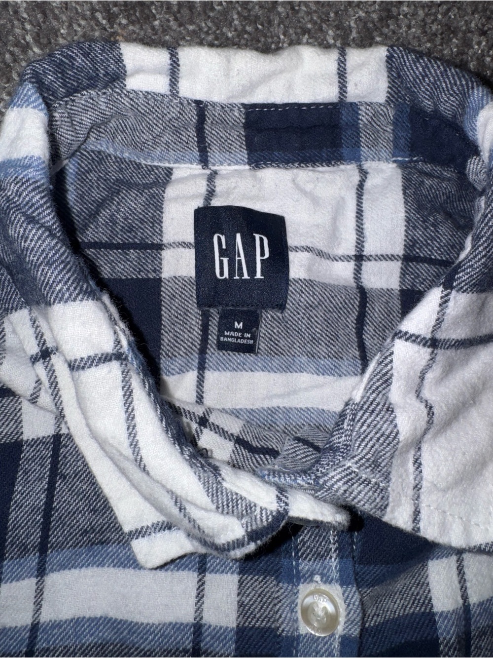 GAP Women's Plaid Flannel Button-Up Shirt | Size M - 100% Cotton - Picture 2 of 4